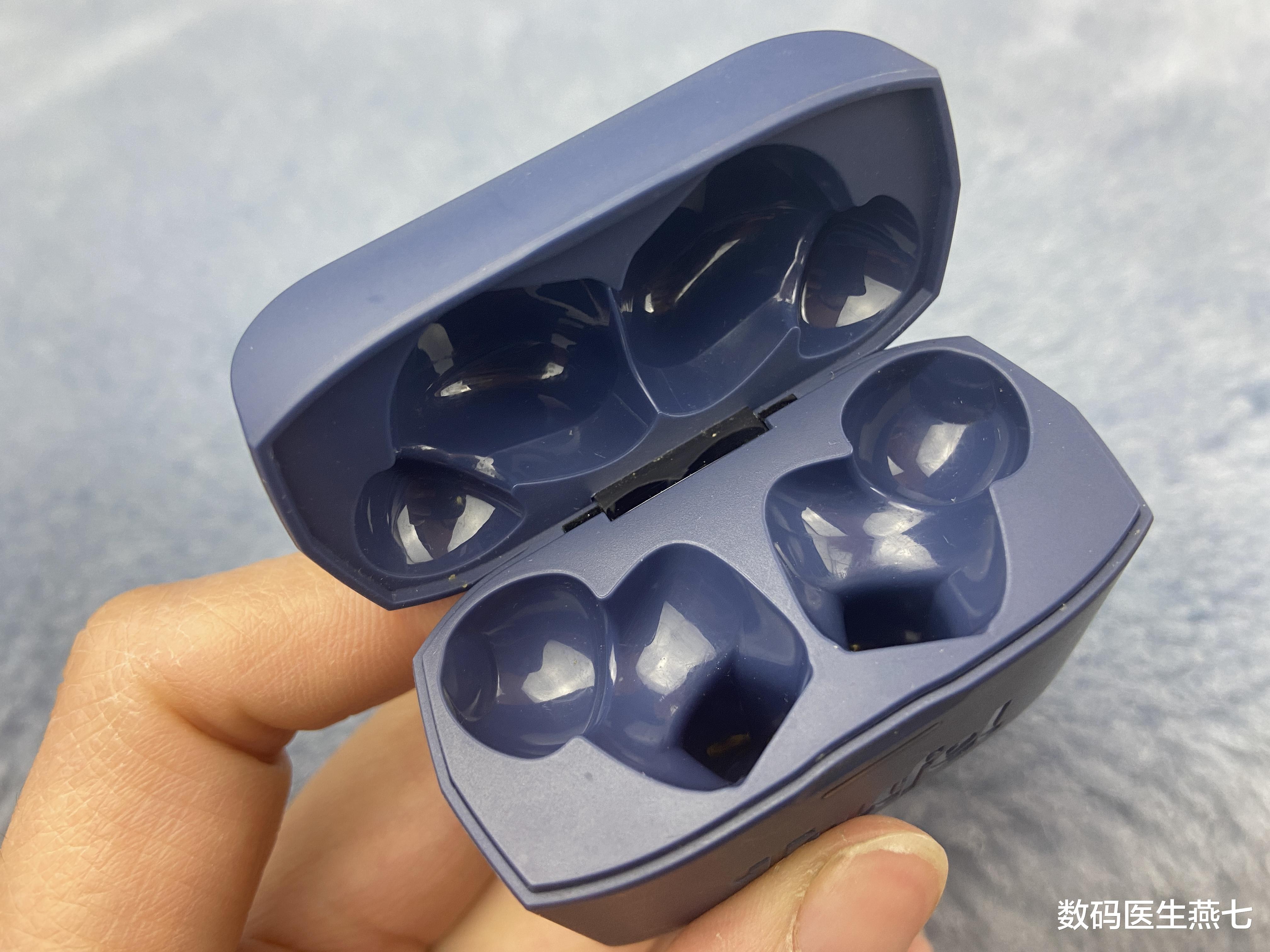 耳机|放半年还有电!这款德国平价TWS耳机真没啥明显短板