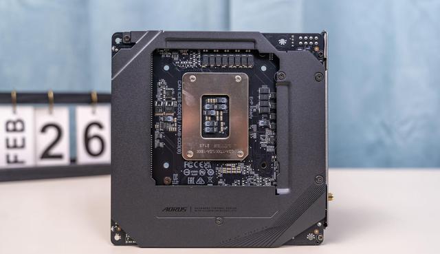 精致小巧，用料出众、技嘉迷你雕B660IAORUSPRODDR4主板拆解