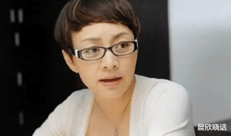 英达|宋丹丹英达离婚25年后，夫妻二人差距天差地别，两儿子也是如此