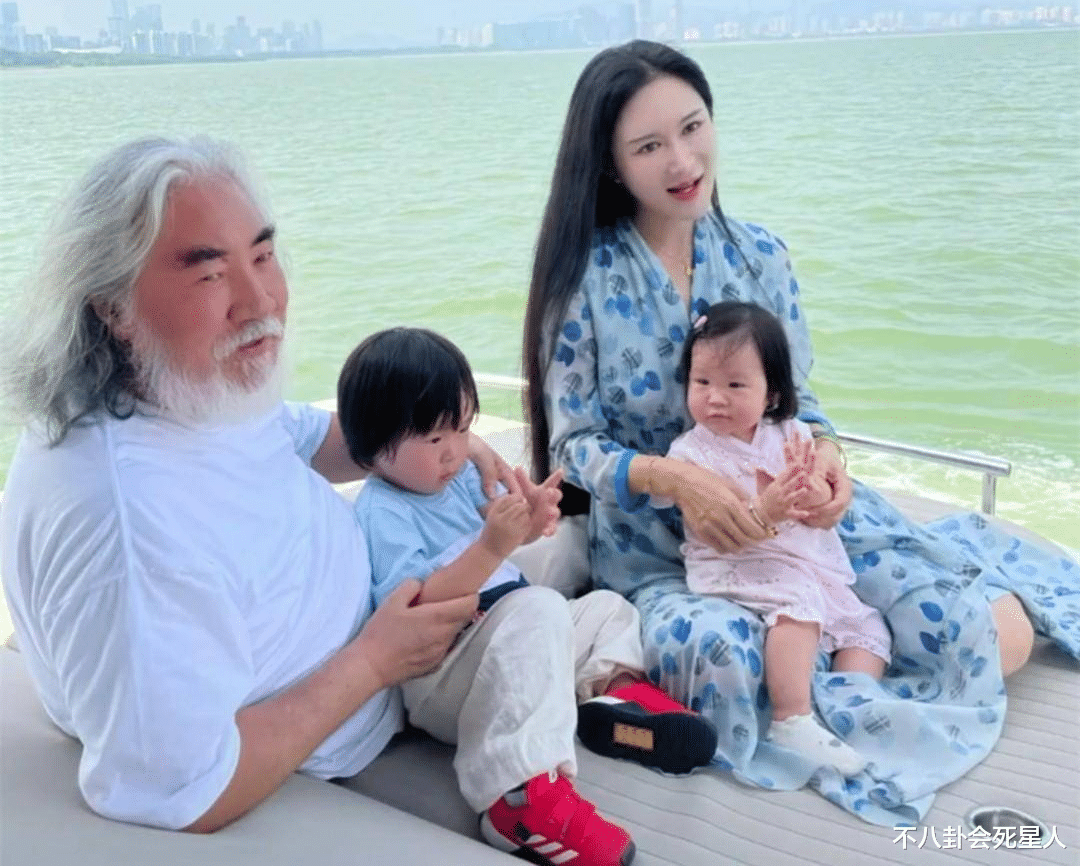 |明明是三口之家，却过出祖孙三代感，这8个明星家庭，父子最大差81岁