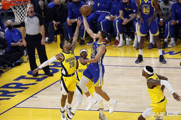 斯蒂芬·庫里|慘遭逆轉(zhuǎn)！庫里39+5+8，維金斯11+4，湯普森太尷尬，西部要變天了