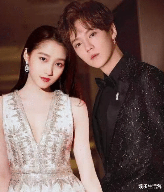 关晓彤|关晓彤鹿晗日本逛市场被偶遇,女方戴4750元针织帽,被嘲穿搭太土