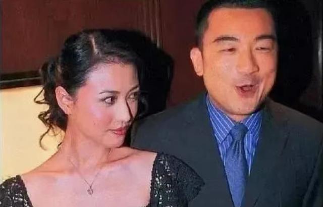 周海媚|周海媚,56岁单身独居,不婚不育有原因,猫狗双全,简单生活