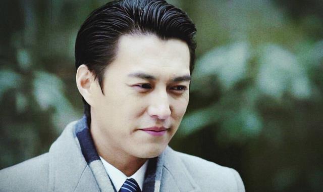 靳东|靳东老家聚会照曝光！甜蜜揽外甥女满脸慈祥，亲妹跟他共用一张脸