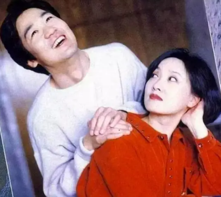 突围|娱乐圈领养孩子的三位导演夫人；为了爱情，各有各的心酸