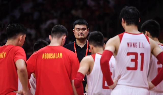 周琦|太美！NBL周琦妻子近照公布，31岁面色红润，哭诉长时间没见周琦