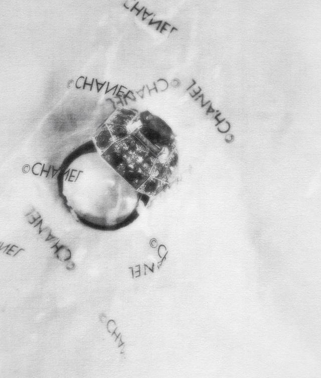 法国摄影师镜头里的“性冷淡”风，让商业摄影成为艺术大片