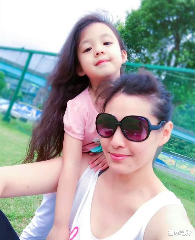 刘畊宏|刘畊宏老婆:假小子变选美冠军,拒绝潜规则,4年3胎拿掉子宫