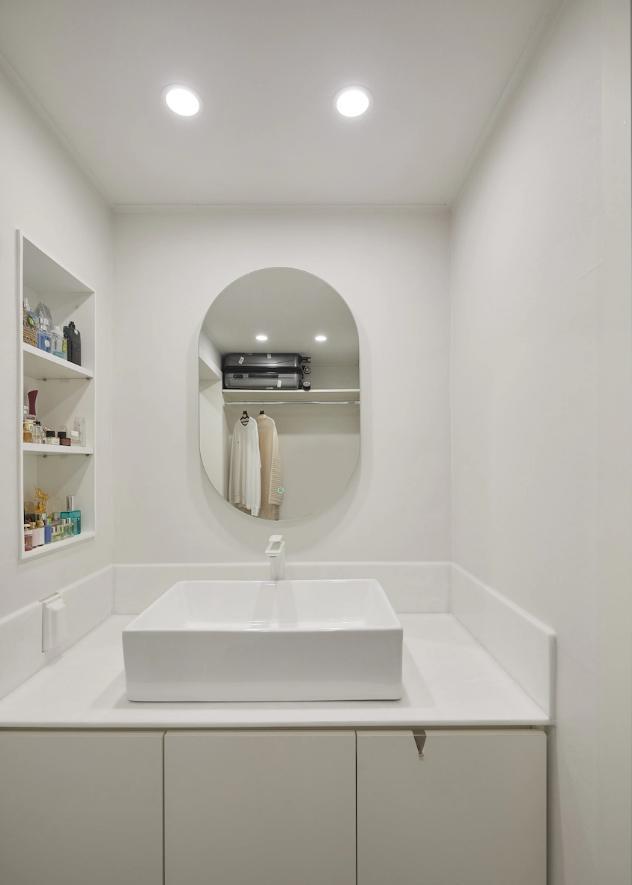 176有对双胞胎女儿+3只小猫,住大平层宽敞整洁,生活也很轻松