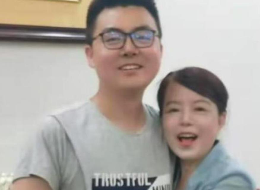 律师|杜新枝律师开直播，直播中透露律师费只有5千元，老杜遭嘲太抠了