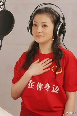 金铭|金铭：8岁就爆红，为考北大退圈，撒贝宁曾对她表白，40岁仍单身