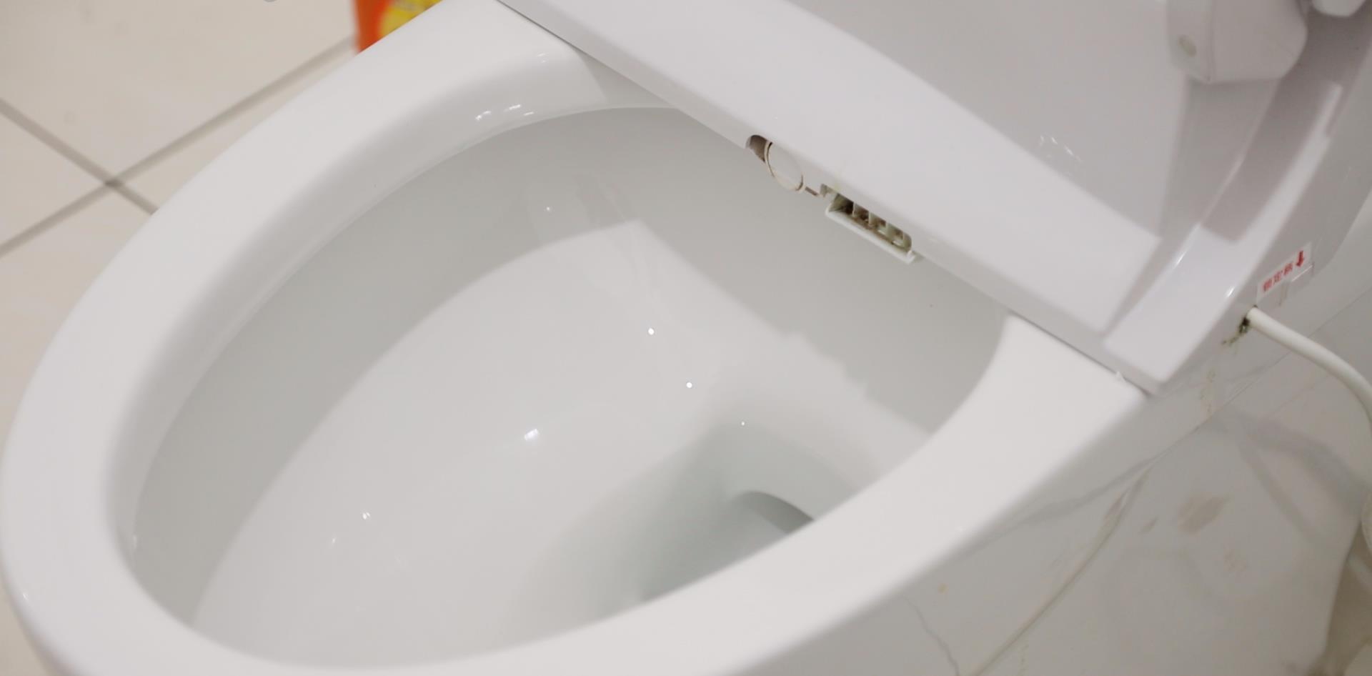 被网友口口声声说好用的直冲式马桶，为什么濒临淘汰？货比货得扔