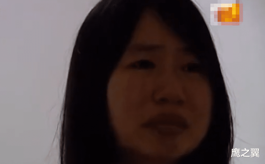 2013年湖南一男子去世,前妻怒砸遗像,就因不生儿被全村戳脊梁!