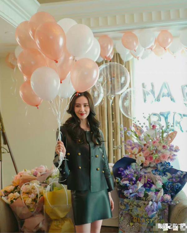 刘诗诗|第一夫人即视感，刘诗诗庆生照惊艳到了所有人，年龄越大越优雅！