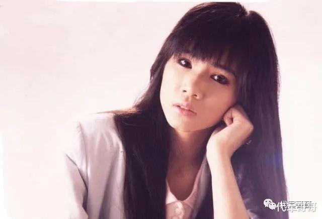 粉红色的回忆|她凭《粉红色的回忆》爆红，28岁嫁给粉丝，如今为何销声匿迹了？