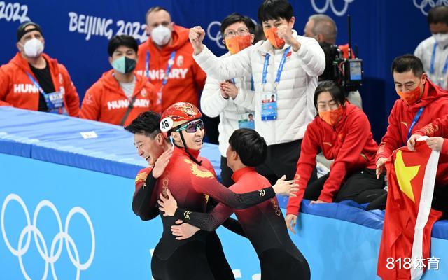 武大靖|破防! 武大靖决赛重滑没体力了, 喊任子威: 你先走! 替老弟卡位刘少林
