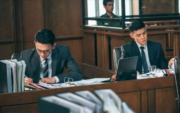 金晨|《保持沉默》真相扑朔迷离，作为一部悬疑犯罪电影，确实特别精彩