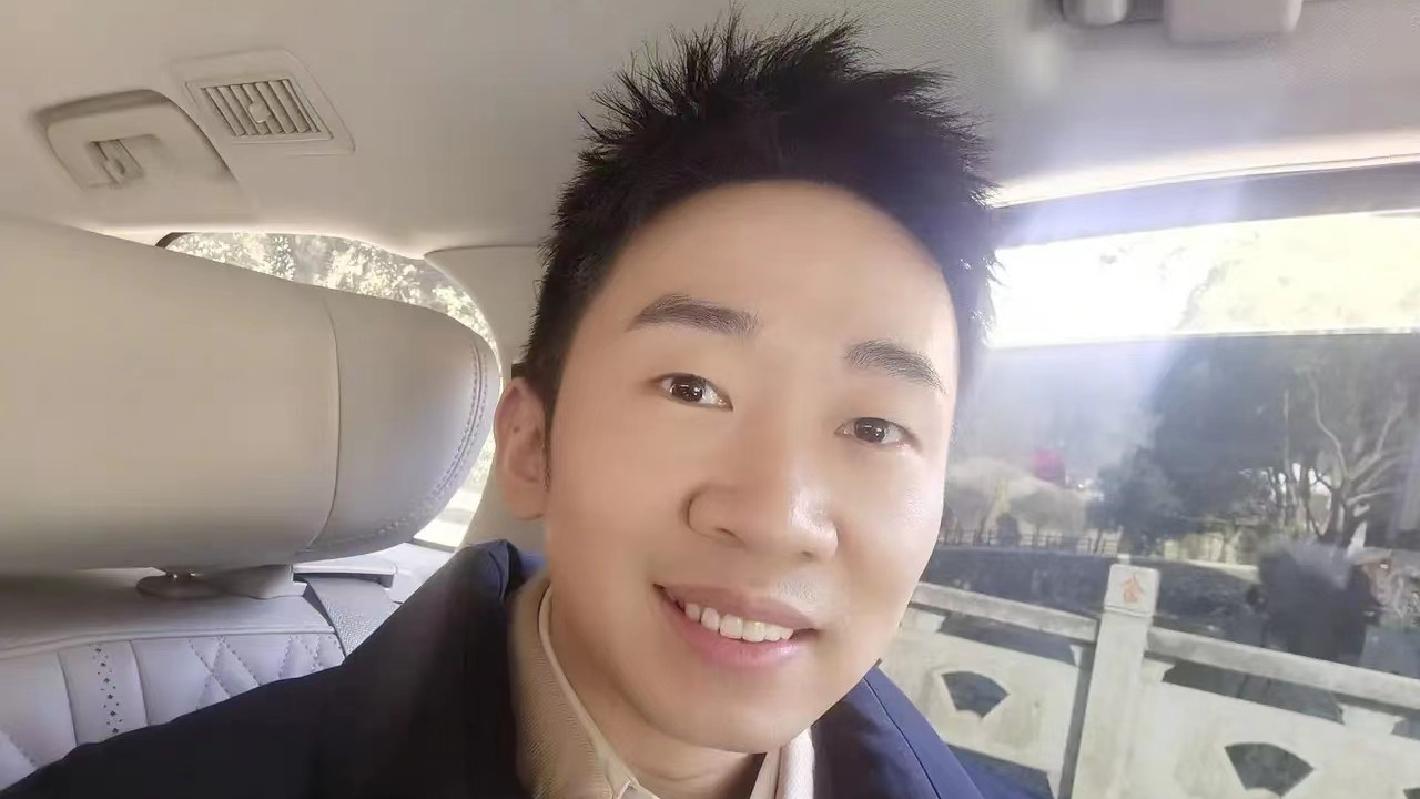 杨迪|杨迪发文回应与相恋12年女友分手，曾综艺节目上表示不会离开她。