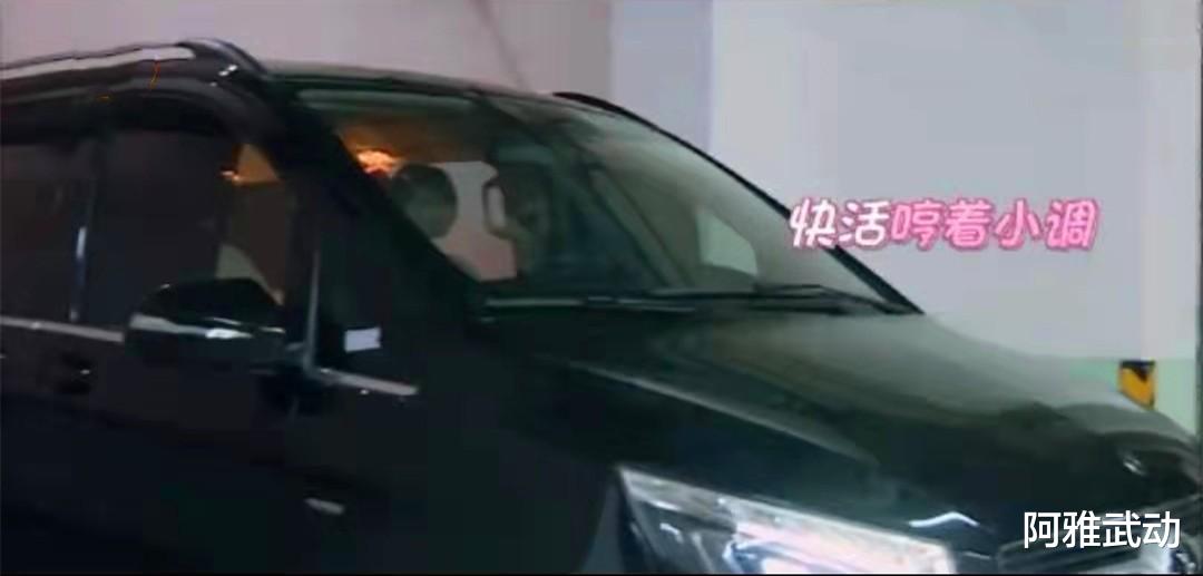 何洁|养不起孩子、最穷只有100万、直播大哭喊累,求你们,别演了