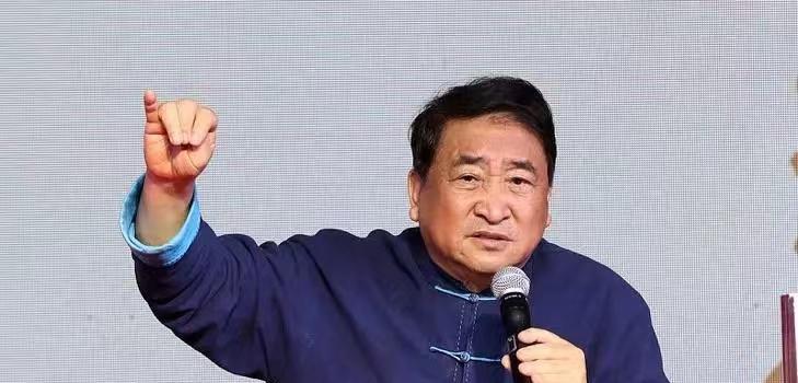 相声|姜昆和郭德纲的相声之争，因服务对象不同而形成，再换俩人也一样