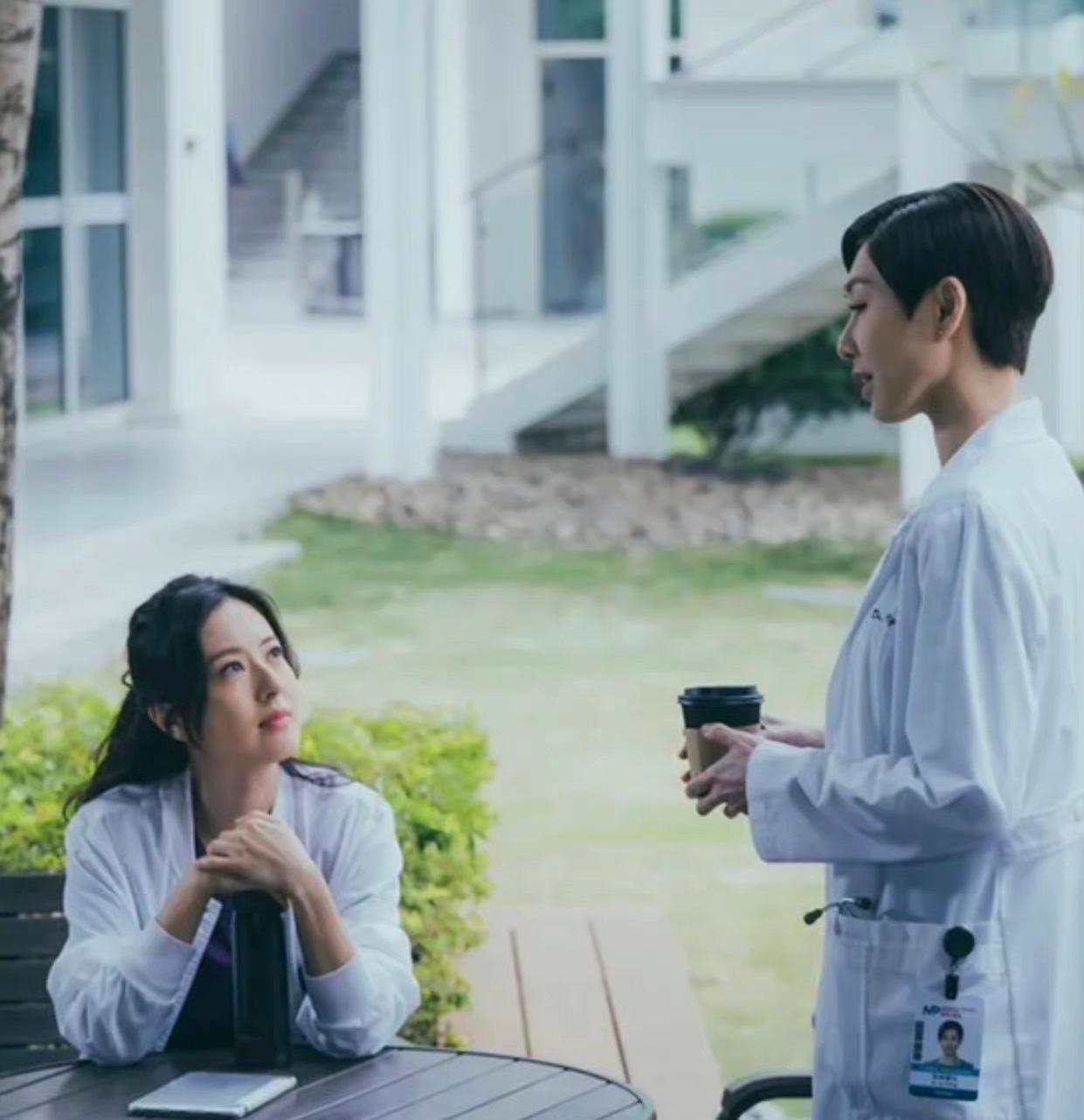 唐诗咏|TVB视后唐诗咏晒性感！肚兜泳衣尽显好身材，曾恋多位男星遭背叛