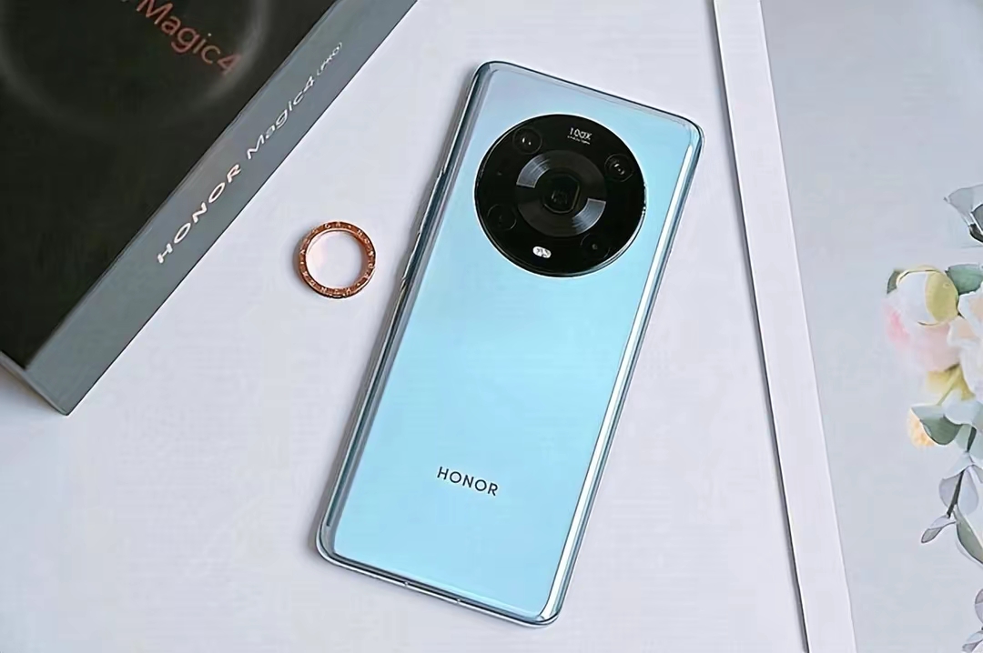 华为荣耀|荣耀magic5将采用大底可变光圈镜头,搭载骁龙8Gen2芯片年底上市