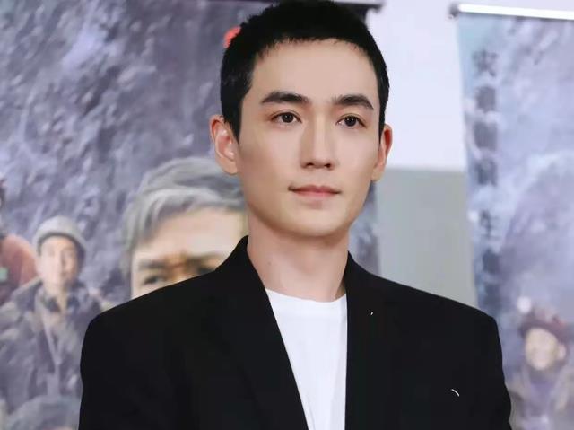 朱一龙|梁朝伟是朱一龙的禁忌？还有一个人比朱一龙还像梁朝伟