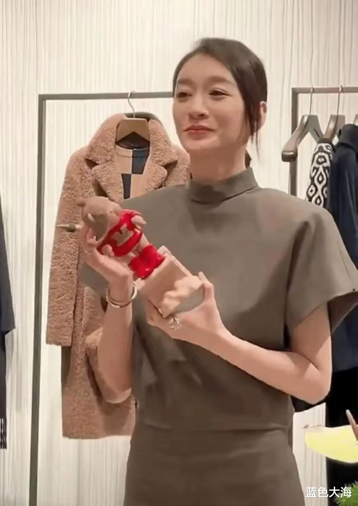 冻龄 看了无修图下的李小冉,我再也不相信什么“冻龄美人”了