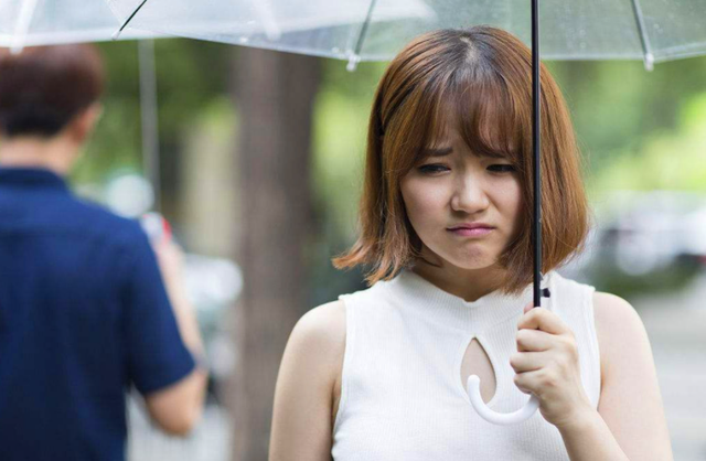 驴友|女友和驴友“拼房”，被男友发现提分手：少把厮混说的这么好听