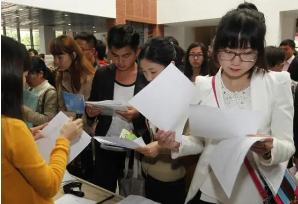 大学|不适合考公务员的专业，对应岗位少薪资待遇低，学生别白费力了