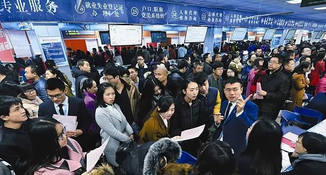 人才市场|孩子不爱读书，建议家长带他去这几个地方看看，比打骂效果强百倍