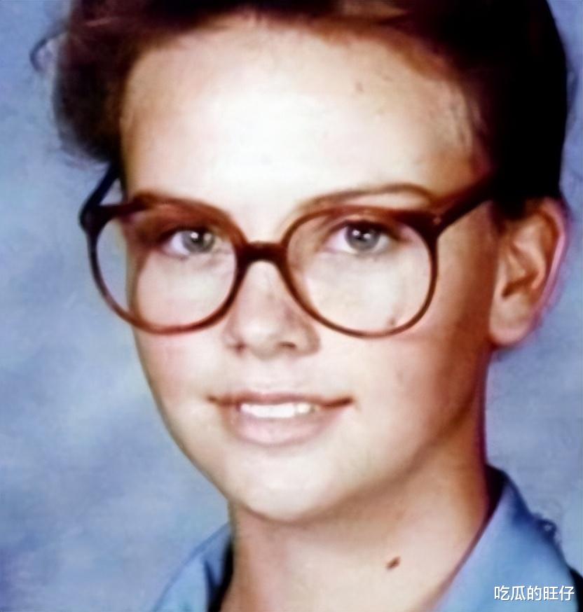 查理兹·塞隆|美又飒的塞皇：跟麦当娜的前夫恋爱，46岁带俩娃，不结婚照样潇洒