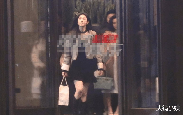 张俪|张俪拍新戏不惧严寒超敬业，天鹅颈大长腿配雪肤，36岁却未爆红过