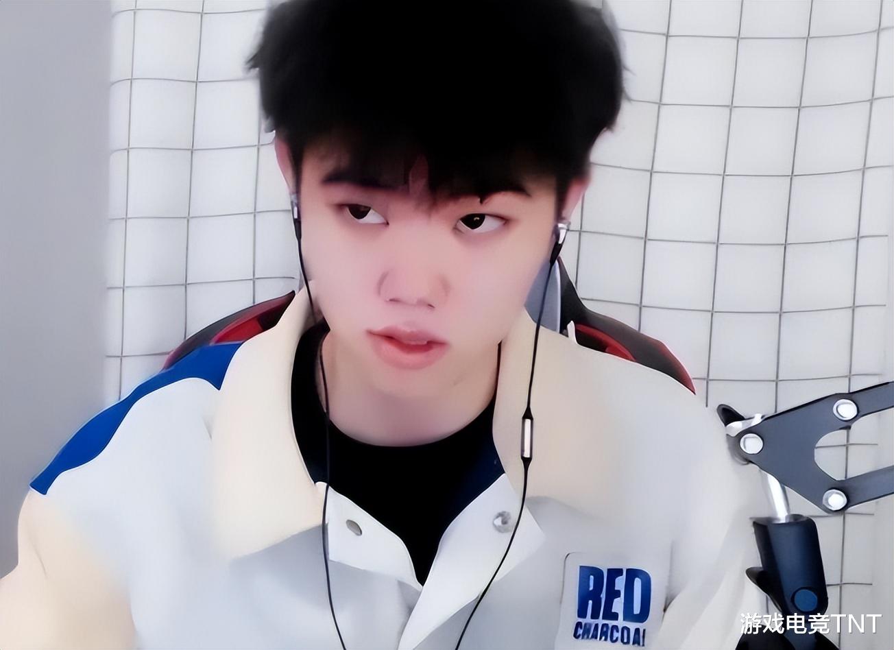 韩涵|碰瓷也会上瘾,韩涵撞车职业选手,嘲讽对方抢不到中单就摆烂