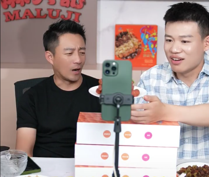 张颖颖|张颖颖首次直播被举报禁播数次,汪小菲无心工作不断对员工发飙