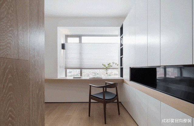 140㎡黑白灰木简约三室,合理利用承重墙