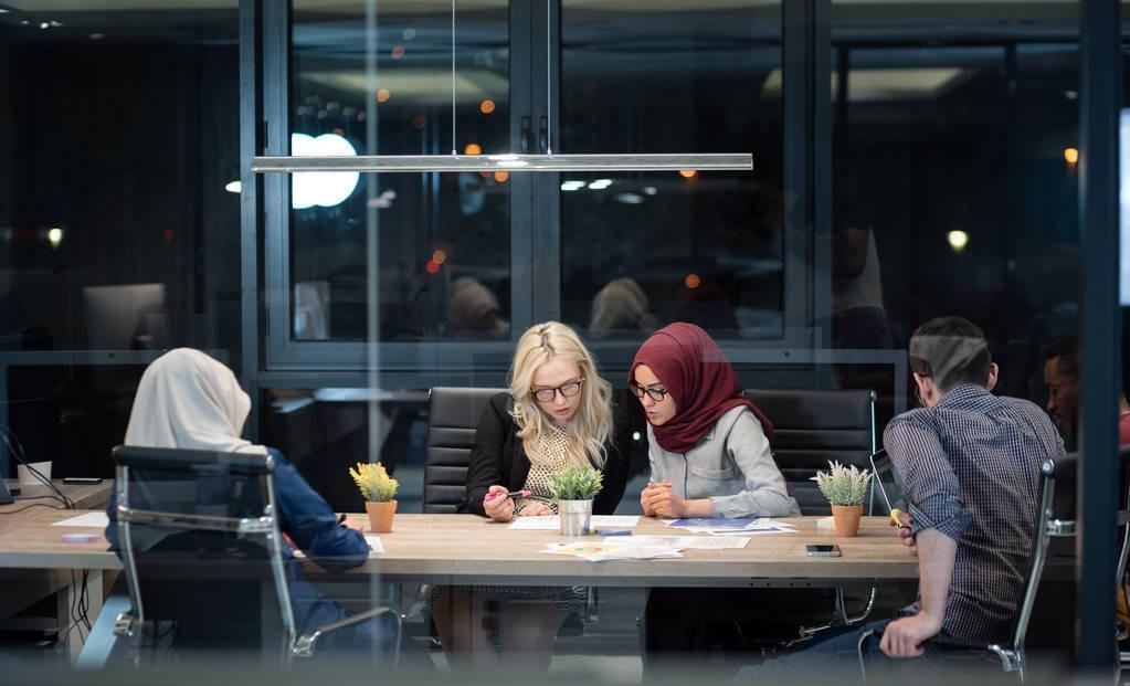 印度|印度企业创始人建议年轻人职涯头4、5每天工作18小时，网友：有毒