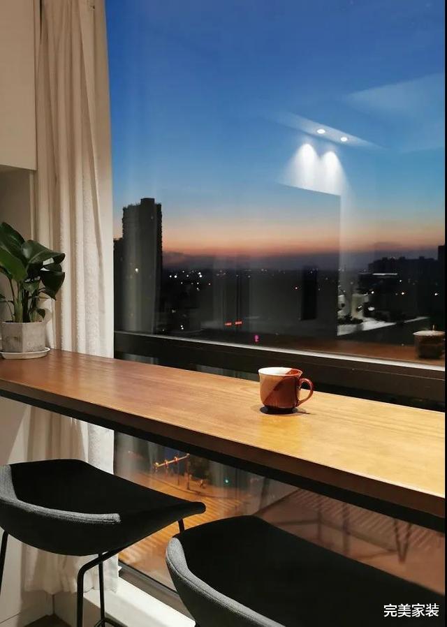 看了她家才知道什么叫精致,超大吧台坐拥绝佳美景,堪比网红小屋