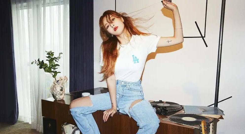 金泫雅|才和金晓钟分手，粉丝就让泫雅和张贤胜再续前缘，前任就那么糟嘛