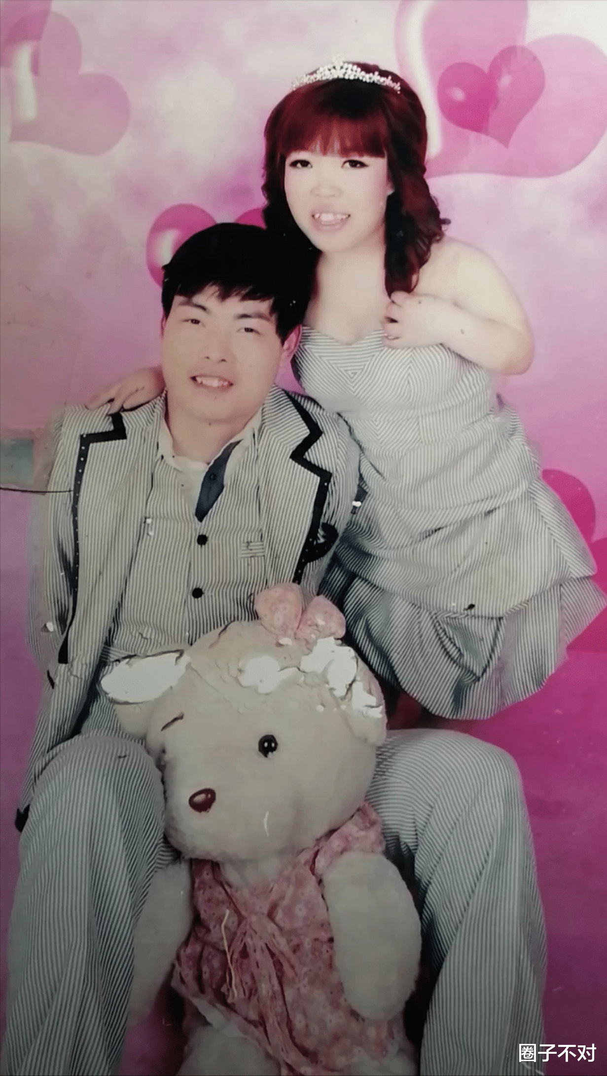 9年前,东北小伙李相卓娶1.1米侏儒症女友,生下女儿,现状如何?