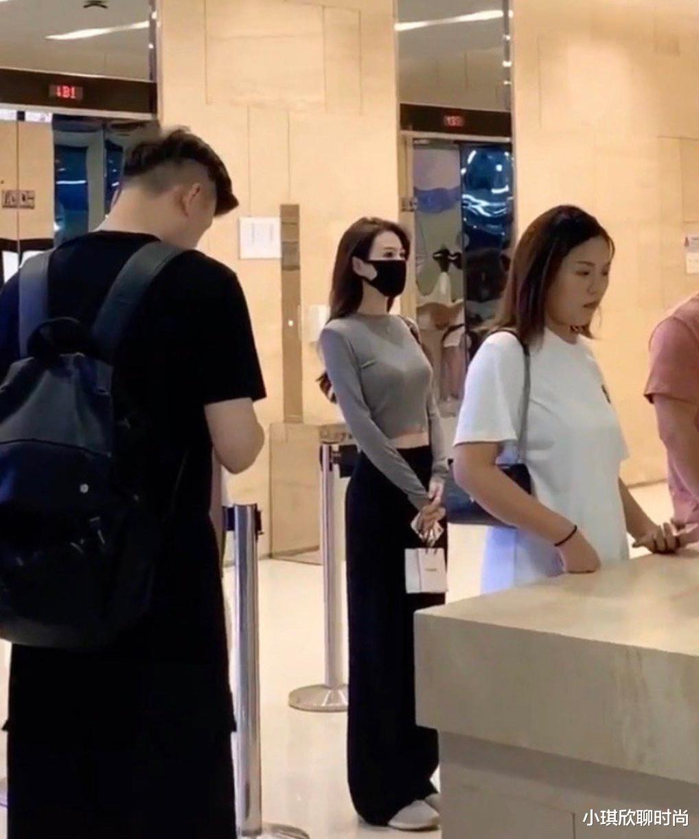 衣品好才能打造高级感?好的“仪态”才是真正的穿衣王牌