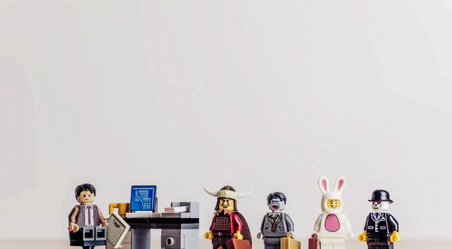 hr|90后打工人面试,想找个双休的工作,HR:“看来你还是不差钱啊”