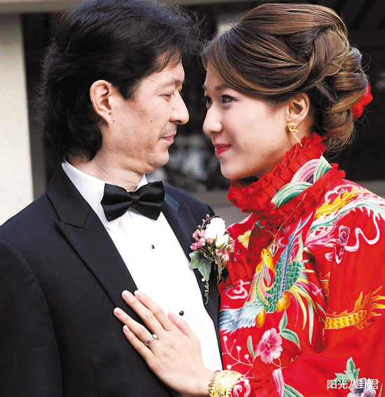 钟嘉欣|钟嘉欣官宣三胎产女,一胎大出血二胎生18小时,她终于圆了老公梦