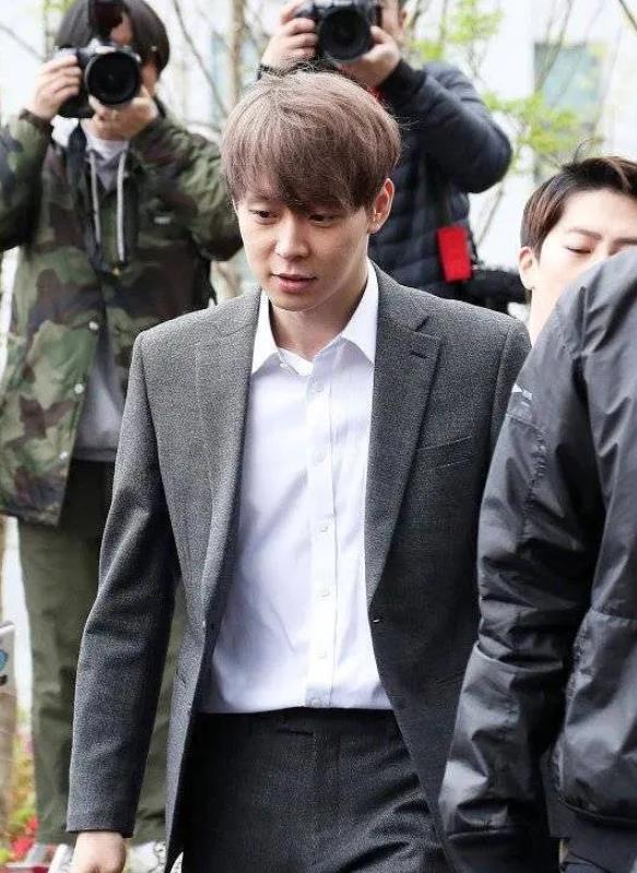 |红着红着就黑了，朴有天怎么就走到了今天的这一步呢？