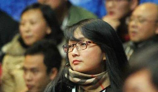 周琦|CBA四川美女老总终于出手，主帅下课，巩大帅、刘维伟二选一