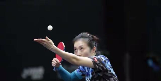 日本队|38岁华裔老将惊魂游走，0比2后连赢四局进决赛，日本女乒无缘会师