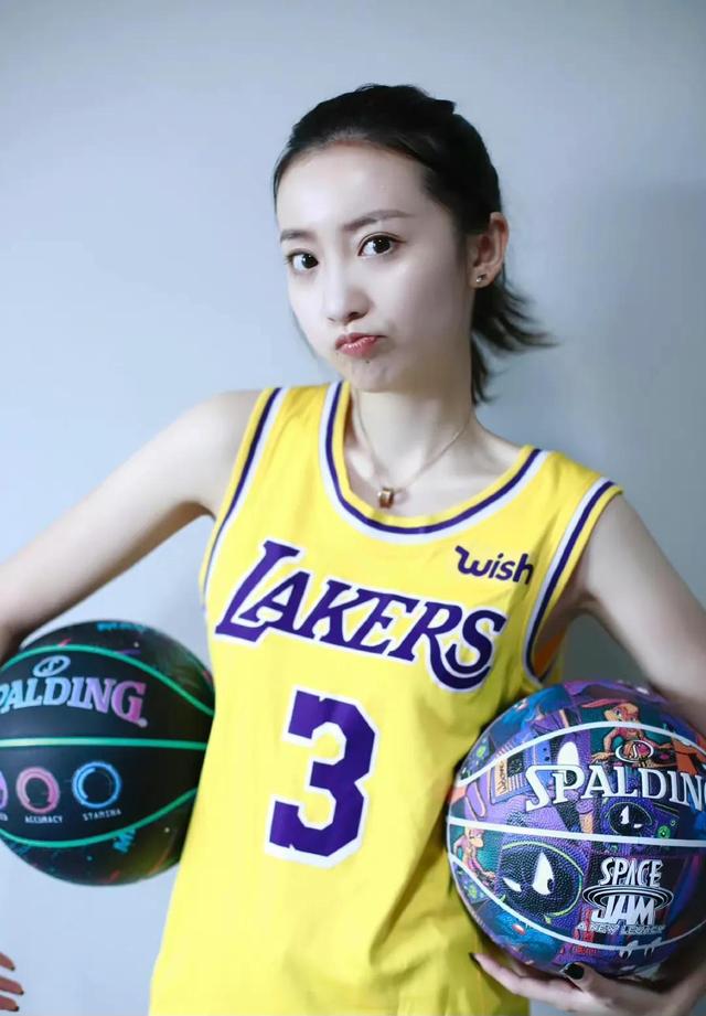 |谈起腾讯NBA女主播，就不得不提起小姨妈的大名了，你更喜欢谁？
