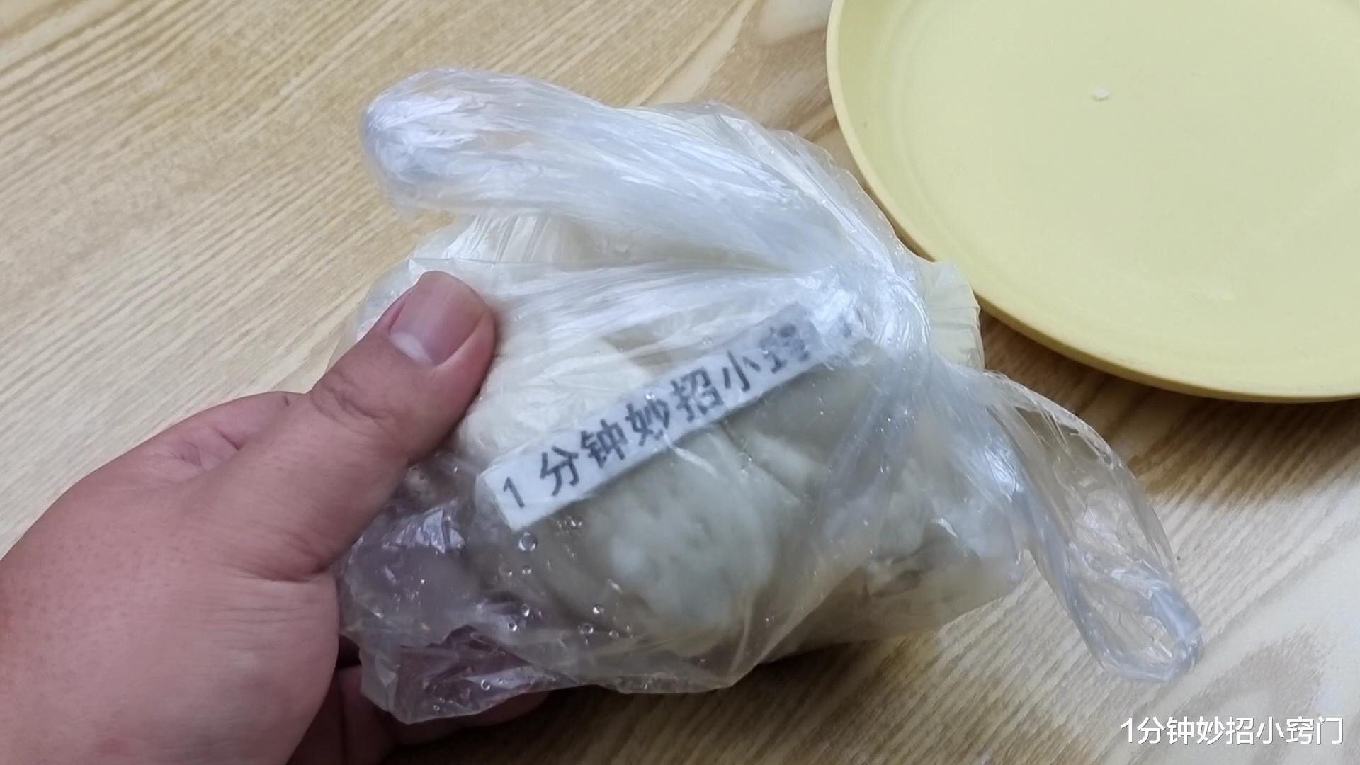 馒头别直接放冰箱保存,教你一招,放30天都松软不干硬,试试吧