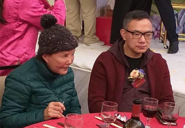 谢伟俊|亿万富婆白韵琴参加派对，78岁状态回春