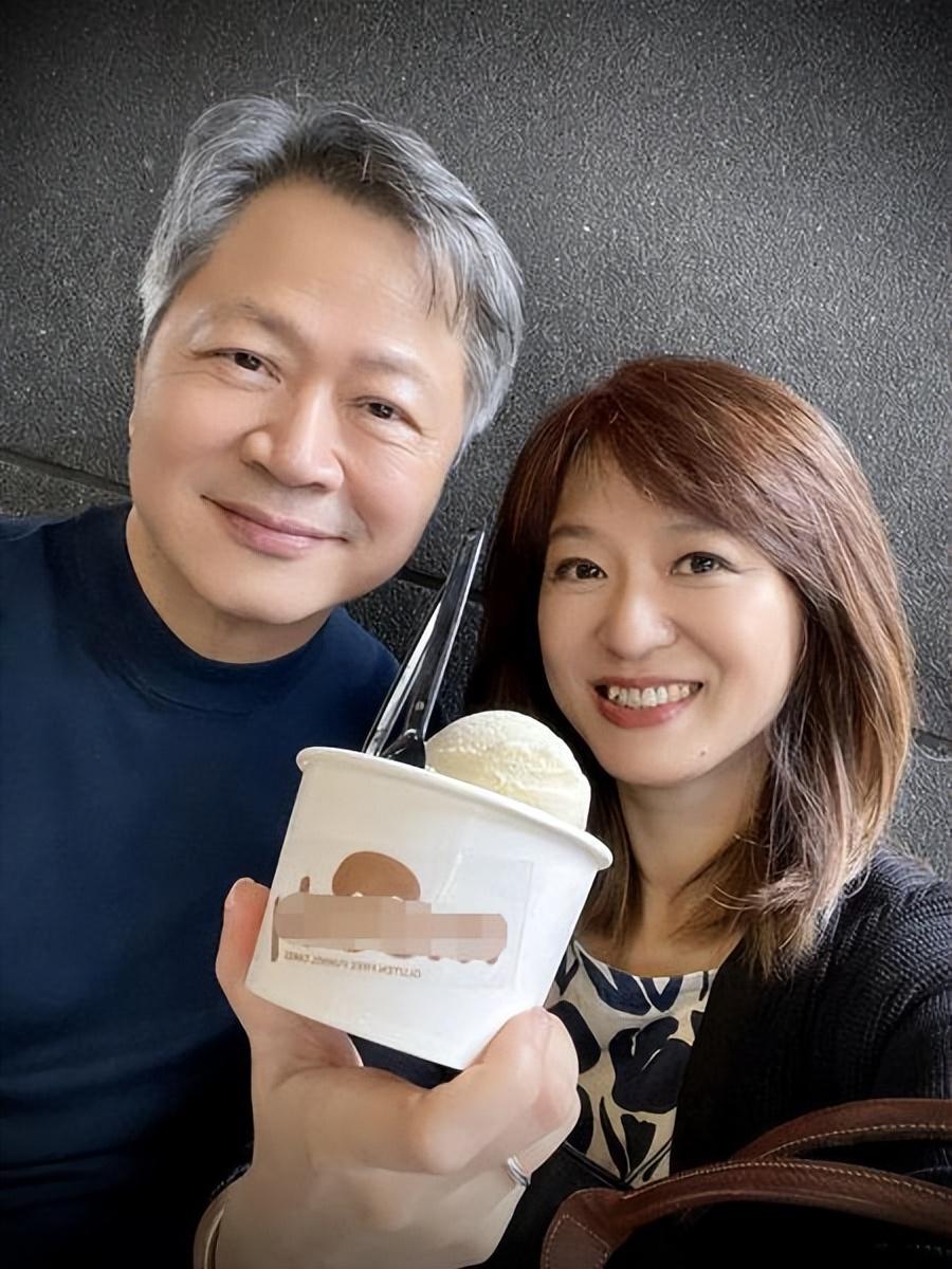 赖岳谦|64岁名嘴，赖岳谦，官宣二婚！小12岁妻子曝光！